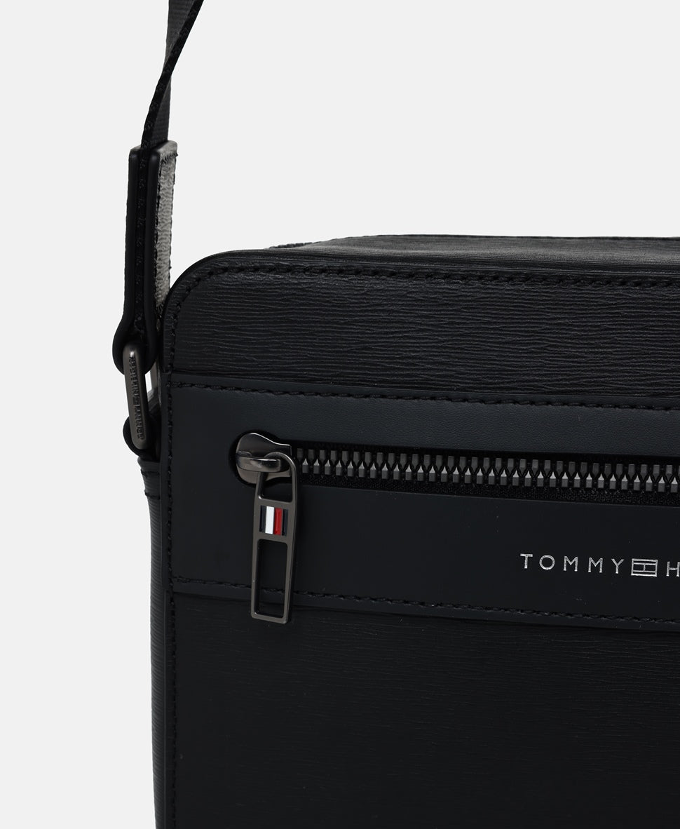 Tommy Hilfiger Kožená messenger taška Černá 2