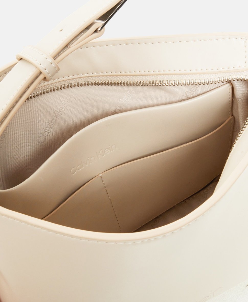 Calvin Klein kabelka přes rameno Šedá 3