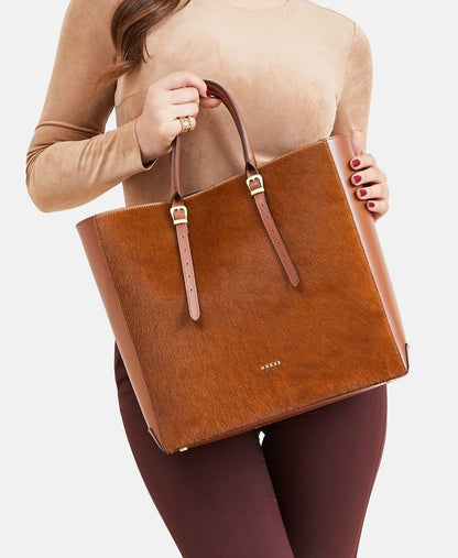 Guess kožená kabelka tote Hnědá 4