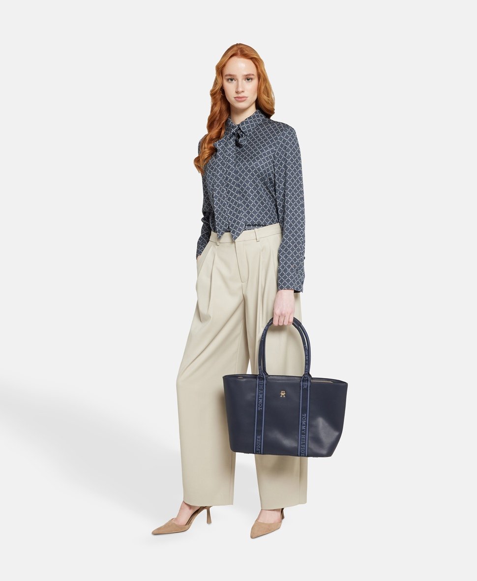 Tommy Hilfiger kabelka tote Tmavě modrá 5