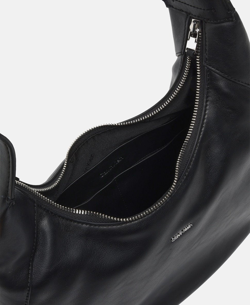 Calvin Klein kabelka přes rameno Černá 3