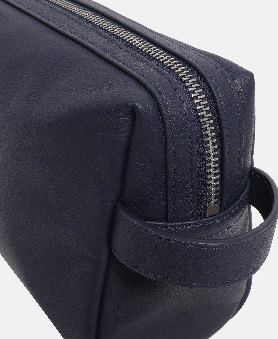 Liebeskind kožená taška na prádlo Černá 2